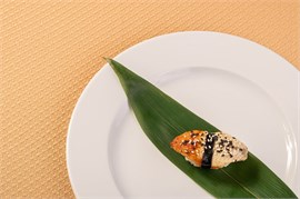 {{photo.Alt || photo.Description || 'Суши с угрём'}}