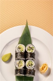 {{photo.Alt || photo.Description || 'Макси с огурцом роллы'}}