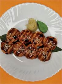 {{photo.Alt || photo.Description || 'Запечёный ролл с лососем'}}